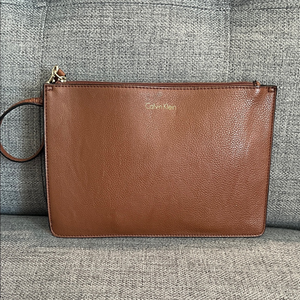 CALVIN KLEIN Tan Leather Wristlet 9.5”x6.5” Preloved-Unisex.